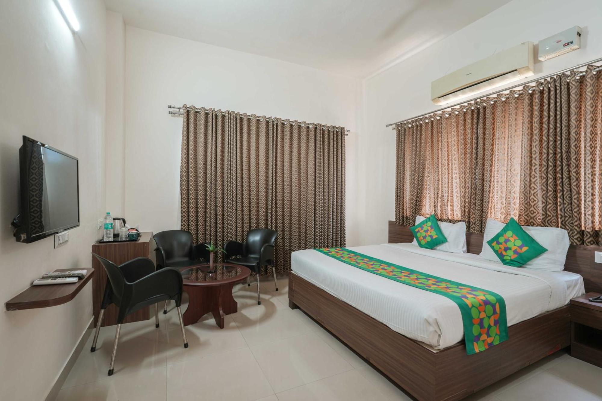 Treebo Pappilon Palace - Pvs Circle Mangalore Buitenkant foto