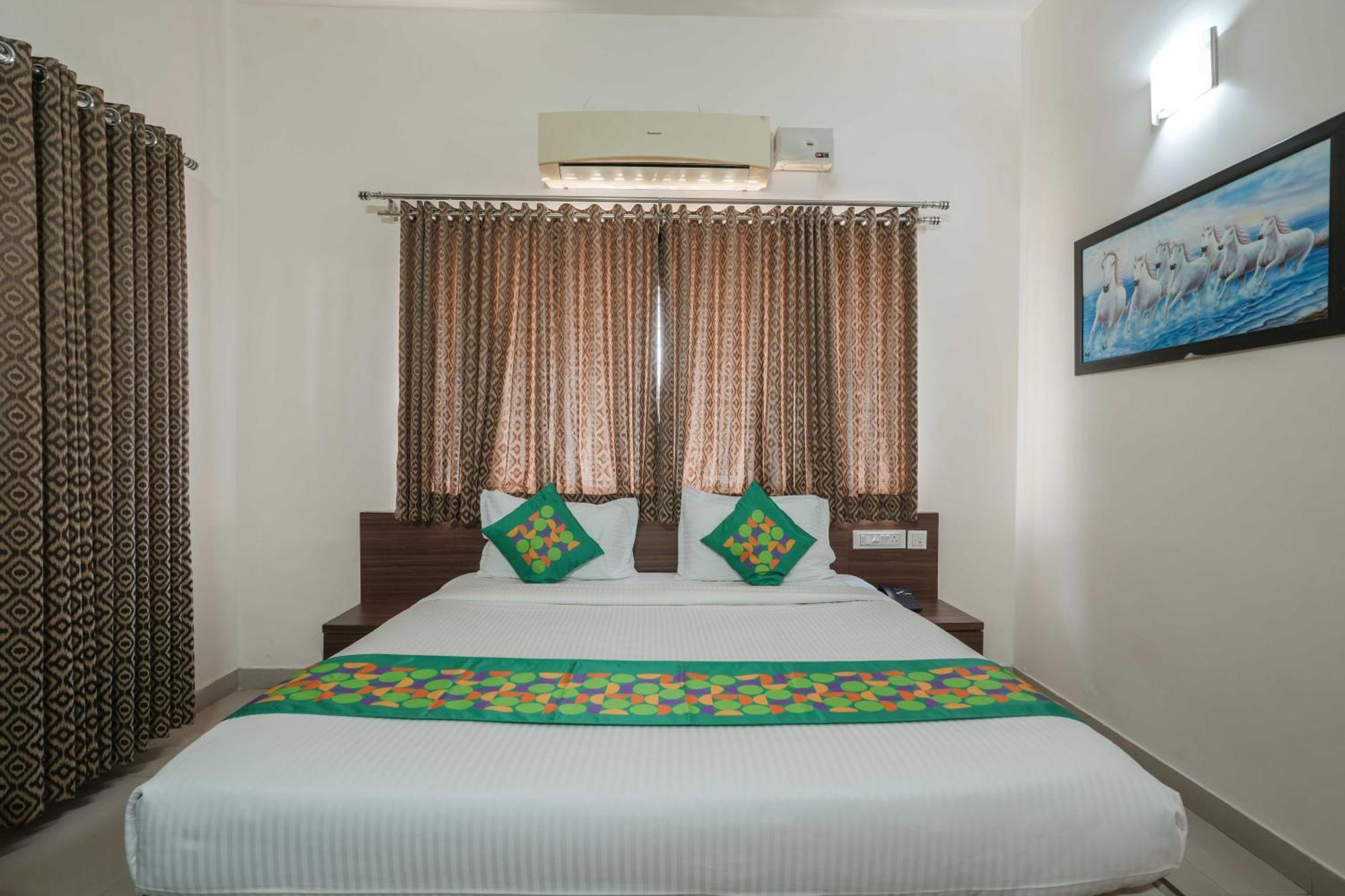Treebo Pappilon Palace - Pvs Circle Mangalore Buitenkant foto