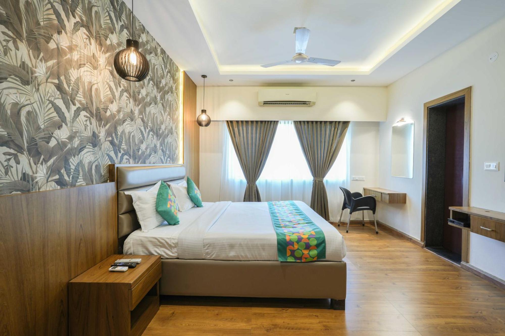 Treebo Pappilon Palace - Pvs Circle Mangalore Buitenkant foto